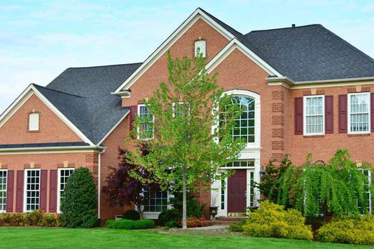 Asphalt shingle roof thermal shock prevention